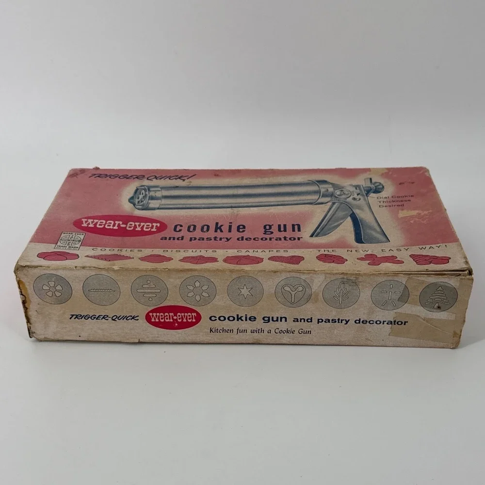 Wear-Ever 3365 Vintage Aluminum Cookie Gun Pastry Decorator Silver 14pc Set